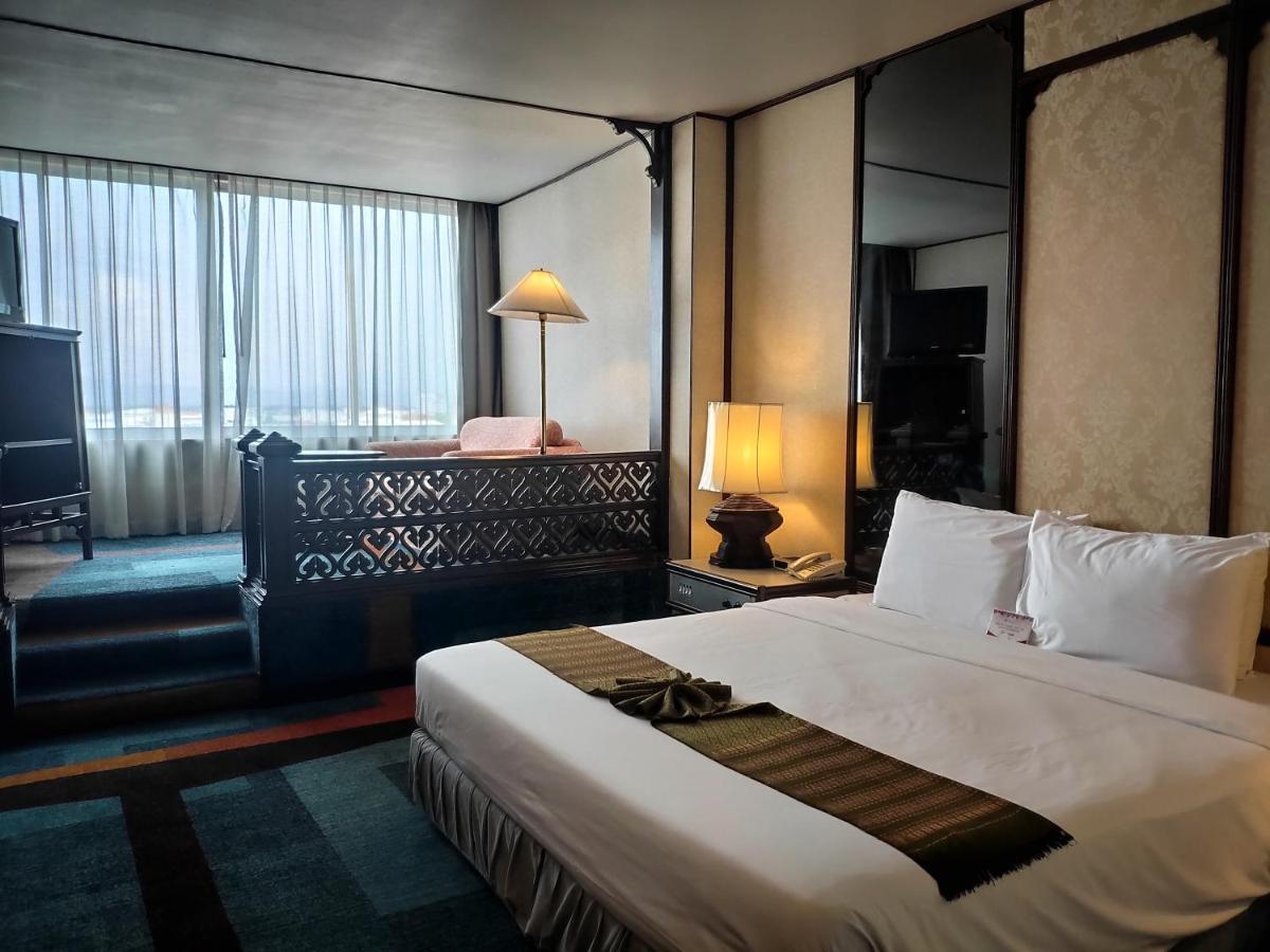 Chiang Mai Orchid Hotel Exterior photo