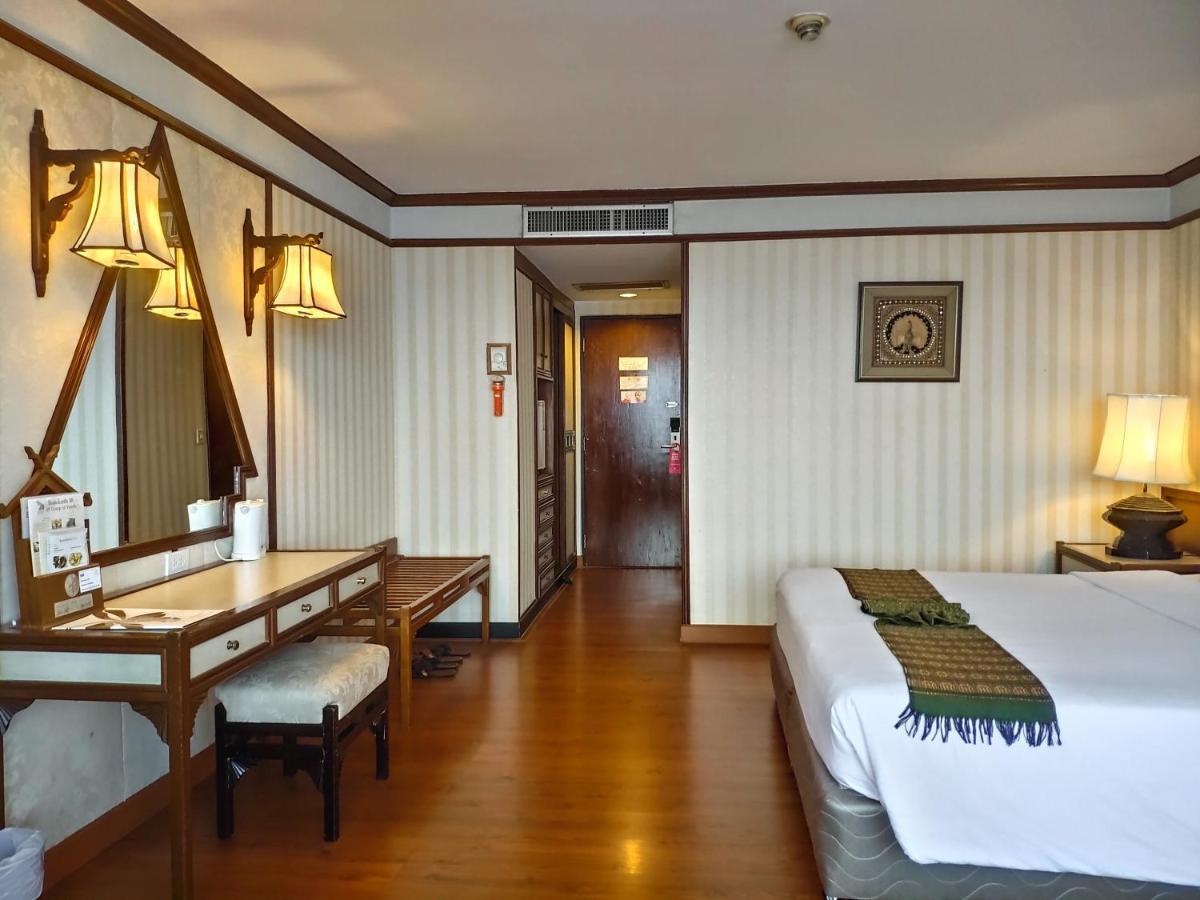 Chiang Mai Orchid Hotel Exterior photo